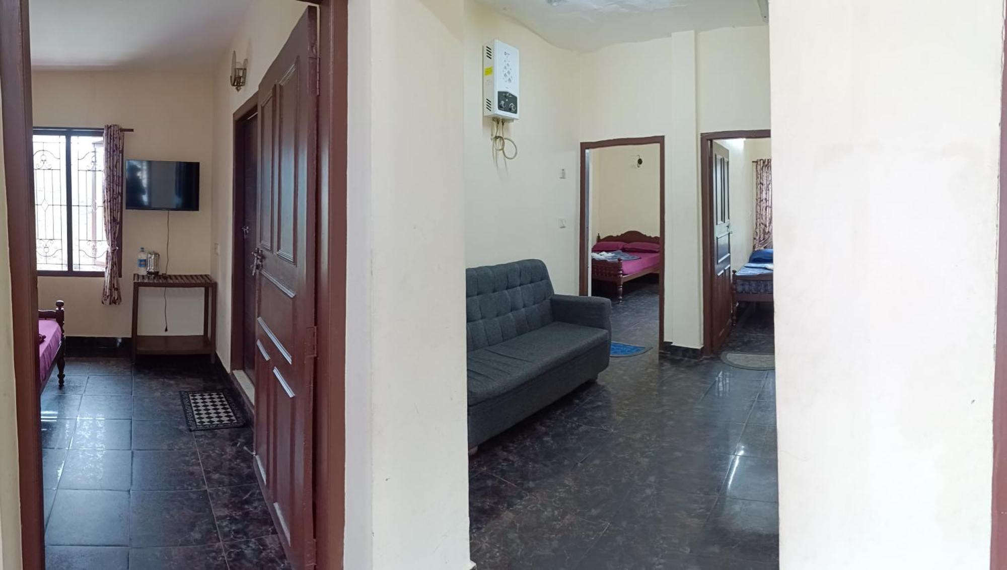 Homestay Swarna Tourist *