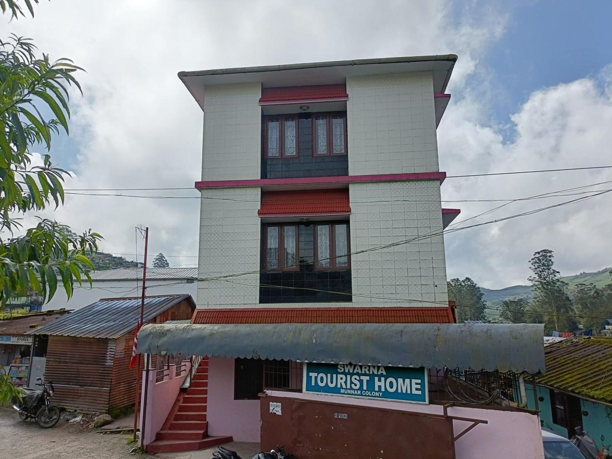 Swarna Tourist * Munnar